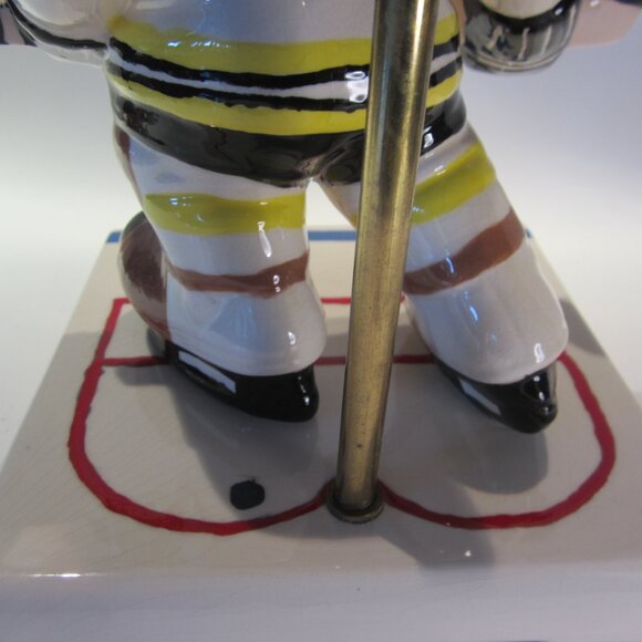 Boston Bruins Hockey Player Vintage Ceramic Lamp Arnels - Used/Works- No Shade - Picture 10 of 16